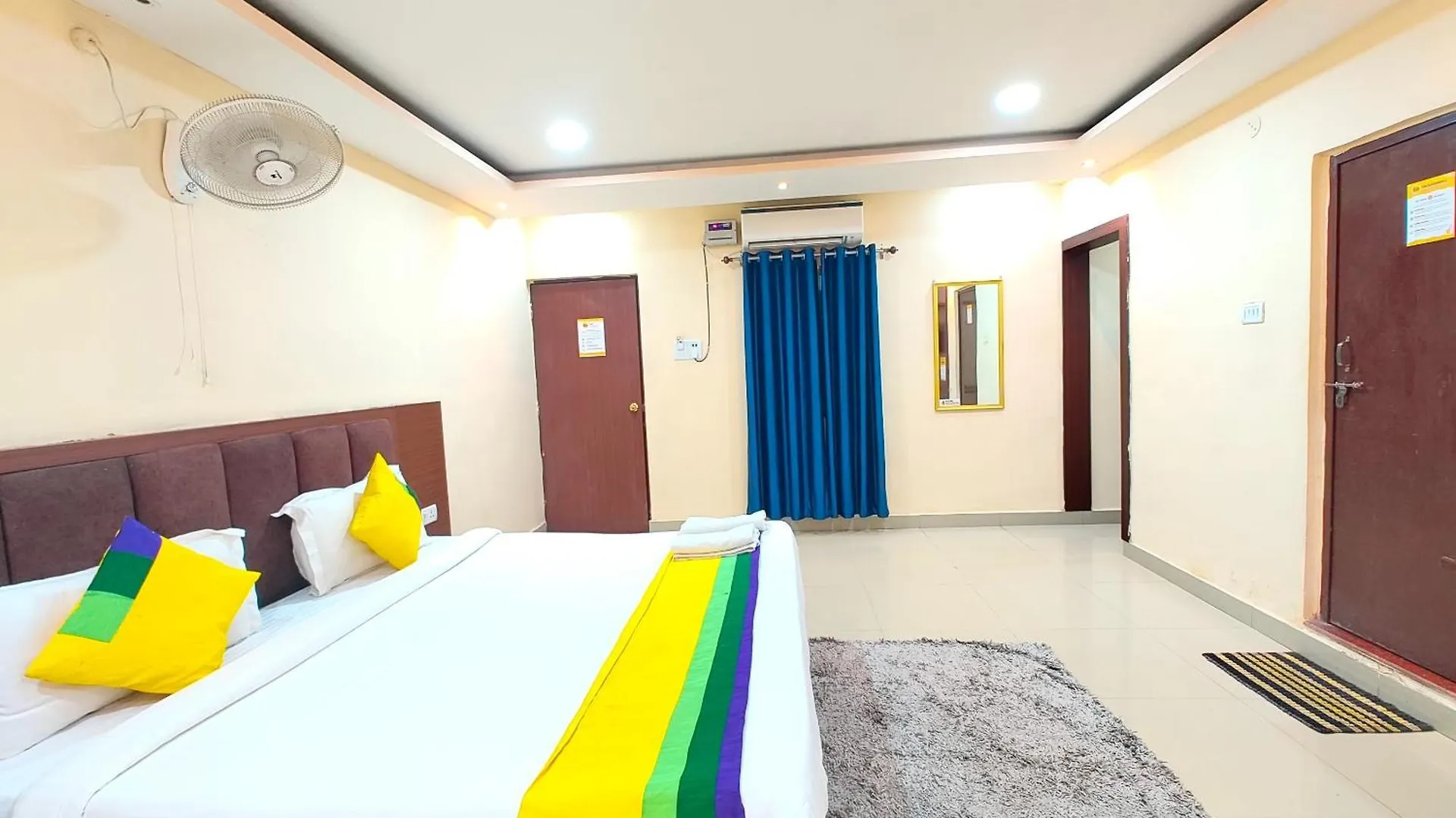 A Premium Hotel Kashi-Grand-Residency Near Shree Kashi Vishwanath Temple And Ganga Arti Dashawamedh Ghat - Best Hotel Benares