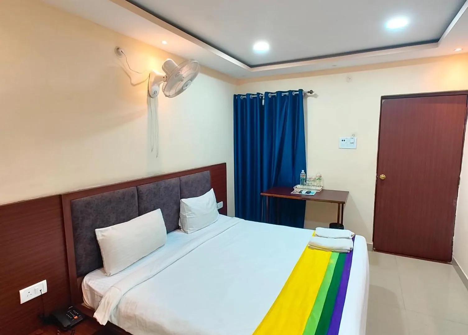 A Premium Hotel Kashi-Grand-Residency Near Shree Kashi Vishwanath Temple And Ganga Arti Dashawamedh Ghat - Best Hotel Benares