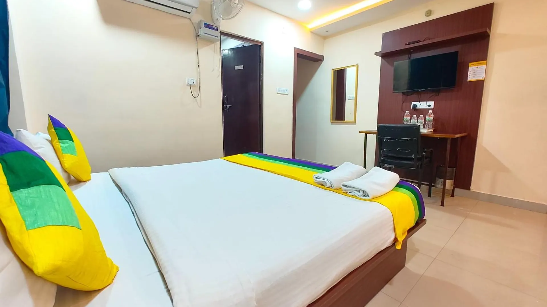A Premium Hotel Kashi-Grand-Residency Near Shree Kashi Vishwanath Temple And Ganga Arti Dashawamedh Ghat - Best Hotel Benares India